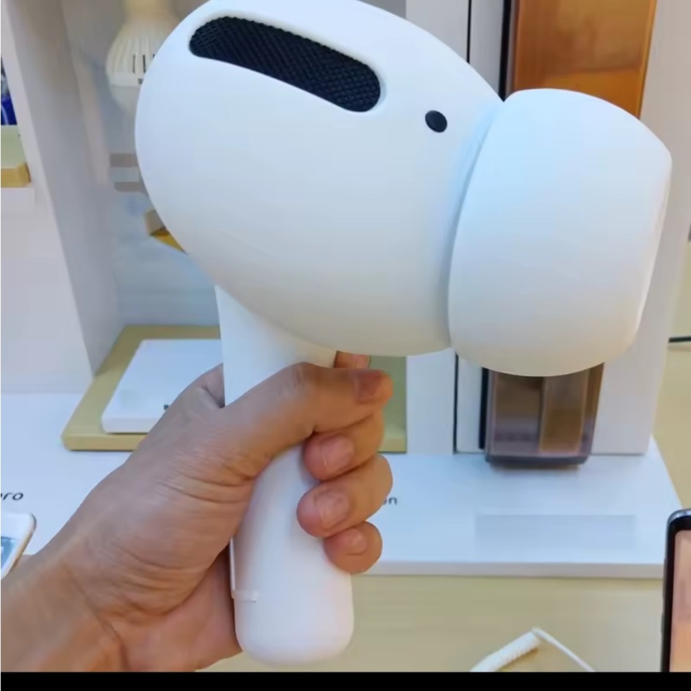 White Earbud Shaped Bluetooth Speaker